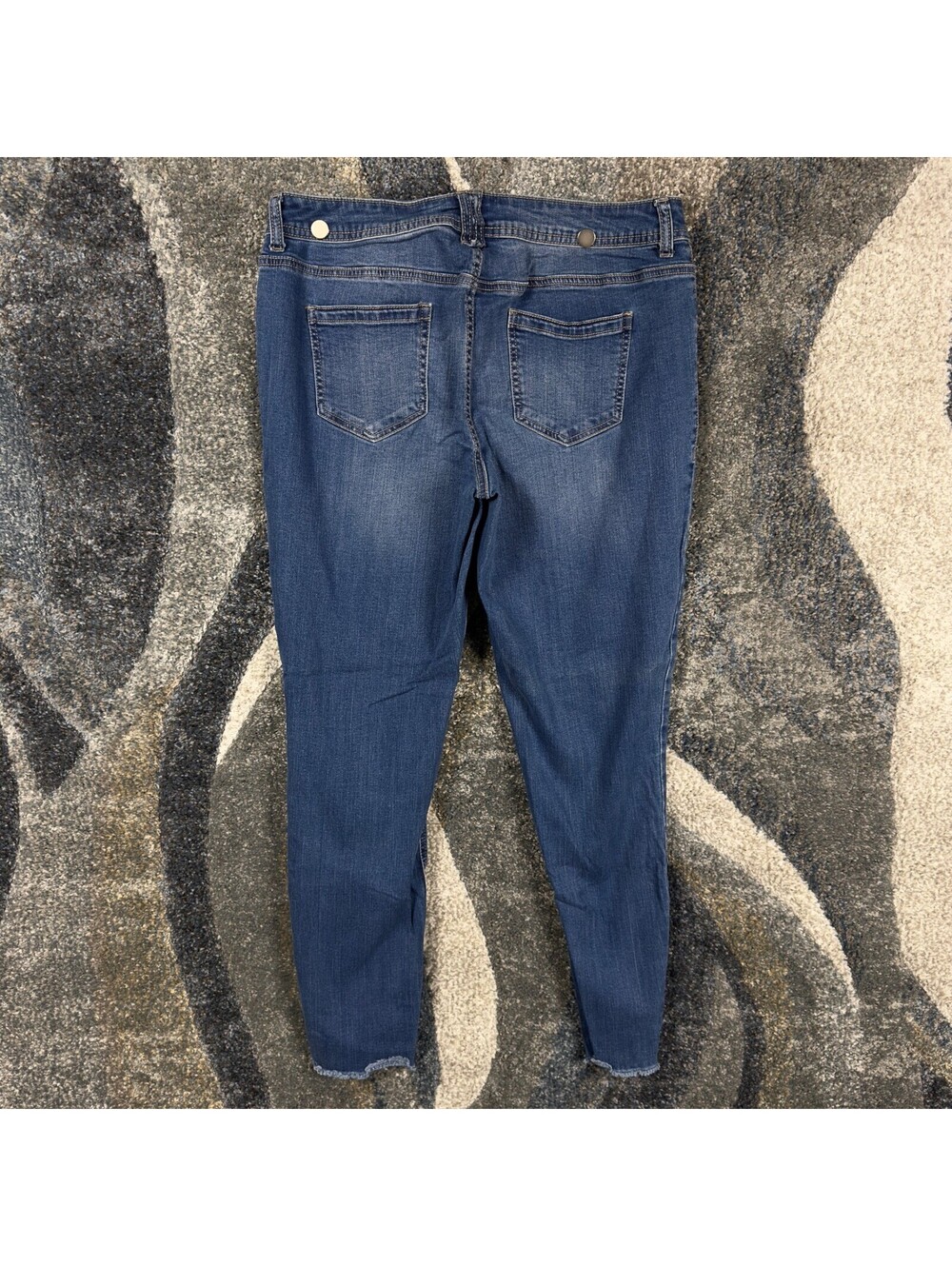 Maurices Womens Skinny Jeans Medium Wash Blue Raw Hem L-R